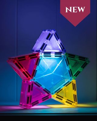 Už jste viděli svítící stavebnici? Nám právě jedna taková přibyla do sady stavebnic Connetix.🌟🧲 A s ní i jedna další...