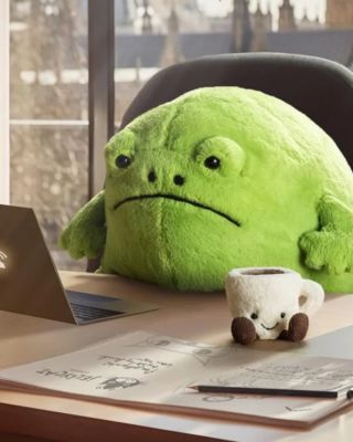 Žabák Ricky potřebuje dovolenou! 🐸✈️ Sotva začal školní rok a už by balil kufry. Jak to vidíte vy, jste taky jako Ricky? A...