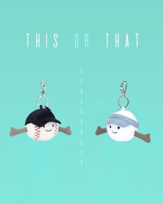 Dva světy, co spolu drží… na klíčích… na batohu🤠 Jste tym golf nebo baseball ⛳️ x ⚾️ #jellycat #golf #baseball...